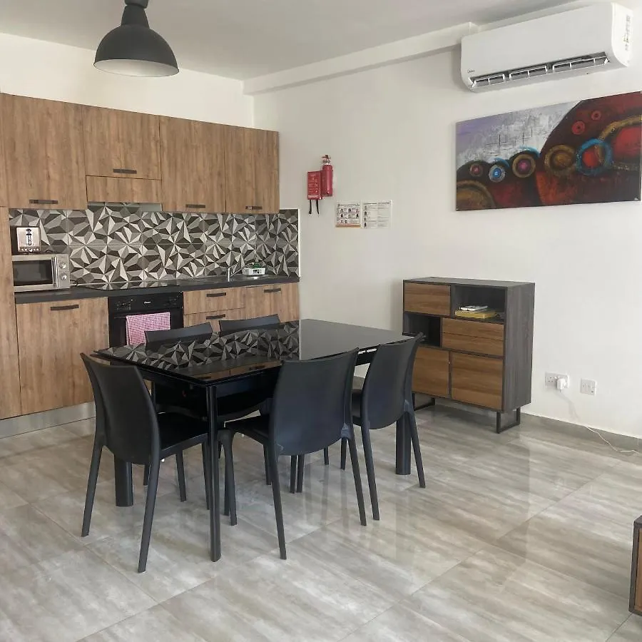 Homestay F8 Room 3, Private Room Two Single Beds Shared Bathroom In Shared Flat Msida