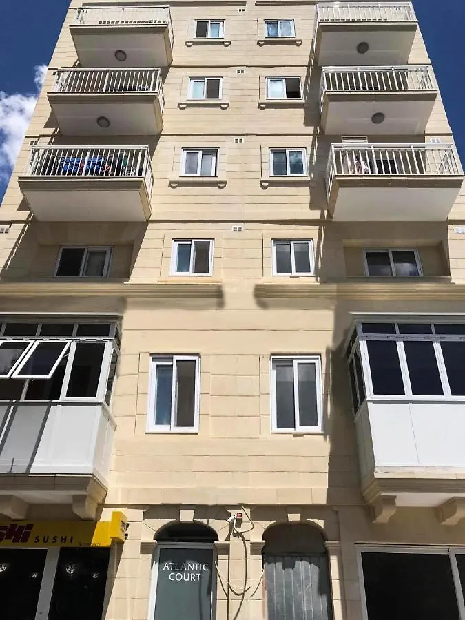 F8 Room 3, Private Room Two Single Beds Shared Bathroom In Shared Flat Msida