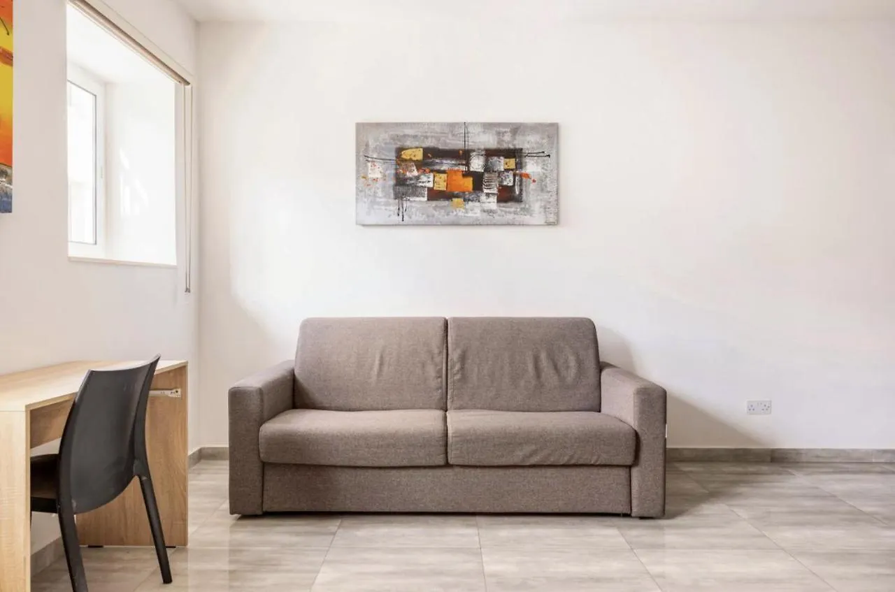 F8 Room 3, Private Room Two Single Beds Shared Bathroom In Shared Flat Msida Kwatera prywatna